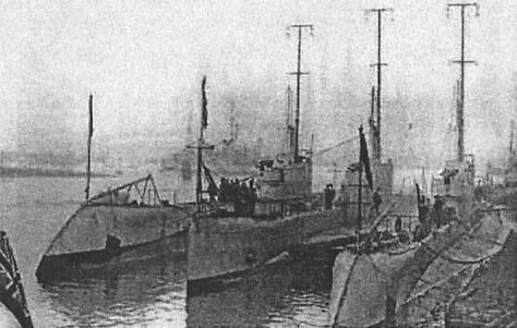 Подводная лодка Оксли крайняя слева Подводная лодка Табард Подво - фото 101