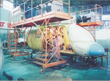Сборка второго прототипа вертолета Ансат В 1992 г аналитики КВЗ провели - фото 4