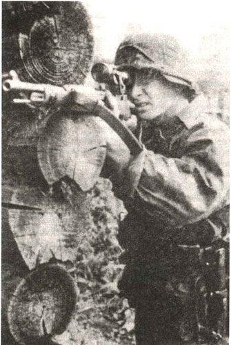 Немецкий снайпер с винтовкой Mauser ZFK98k В 1941 году когда началась война с - фото 2