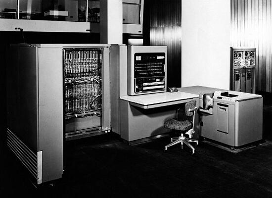 IBM 701 Память на запоминающих ЭЛТ имела недолгий век как и множество подобных - фото 12