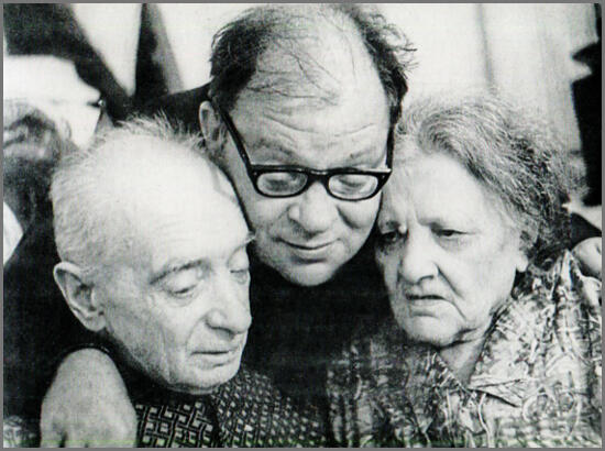 С родителями Первое выступление перед русскими читателями в Бостоне 1977 - фото 18