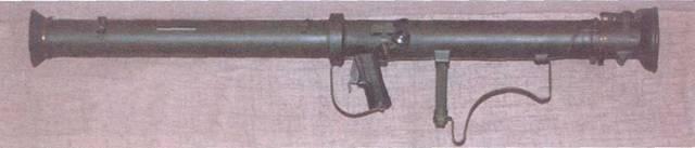Реактивное противотанковое ружье М18 Расчет американской Базуки заряжает - фото 6