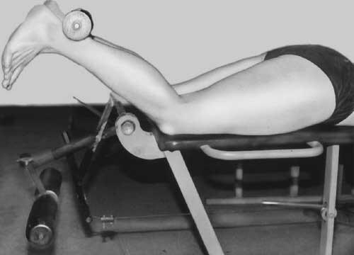 Рис 63 Лечебная позадвижение при болях в коленных и тазобедренных суставах и - фото 63