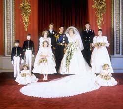 Dianas dress was the bestkept secret of the wedding The train was 25 feet - фото 14