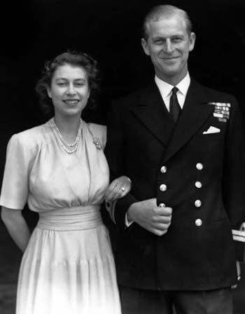 Princess Elizabeth on the day of her engagement to Prince Philip in 1947 Five - фото 2