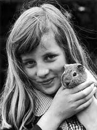 A young Lady Diana Spencer with her guinea pig Peanuts And even younger - фото 6