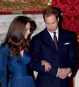 By giving Kate his mothers sapphire and diamond engagement ring William said - фото 72