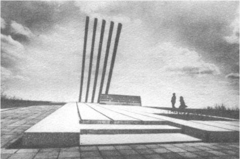 Монумент на Дороге жизни Парад войск на площади Победы Зеленый пояс - фото 21