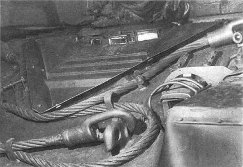 Передний броневой лист корпуса Т80 с перископами механикаводителя Перископы и - фото 7