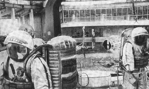 Гидролаборатория для подводной тренировки космонавтов на невесомость - фото 68