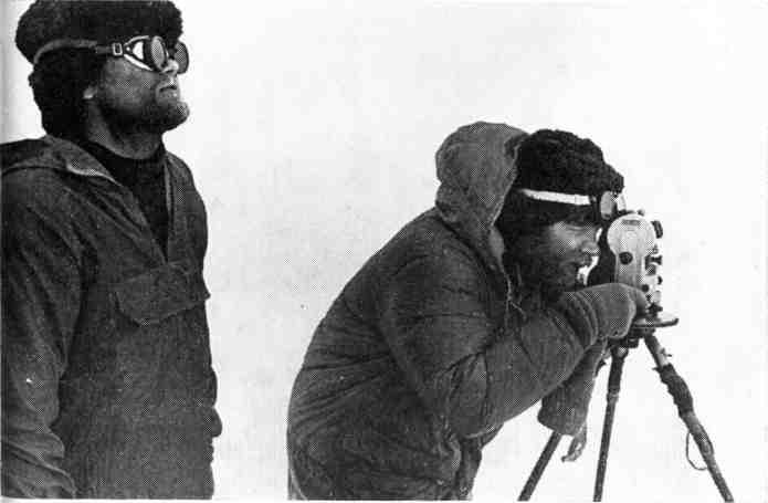 Долгие поиски солнца в последние дни мая Старший радист экспедиции Леонид - фото 150