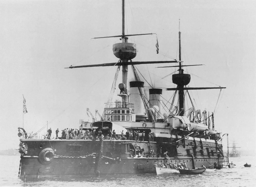 Кампания 1902 г Учебноартиллерийский отряд в море вверху и на якорной - фото 77
