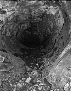 Рис 2 Древний вход в подземный мир скала Крессвел Англия От еврейского - фото 2