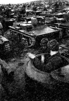 Малые плавающие танки Т38 перед началом учений Московский военный округ лето - фото 5