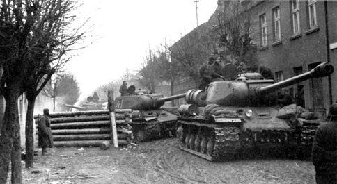 Танки ИС2 в Восточной Померании 1й Белорусский фронт март 1945 года По - фото 198