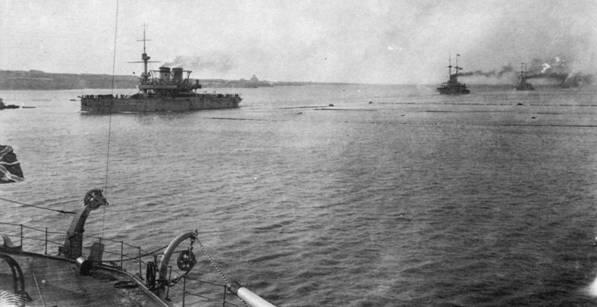 Синоп в составе бригады линейных кораблей входит в Севастопольскую гавань - фото 92