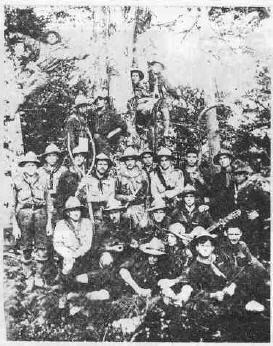 Роман Шухевич другий ряд третій зліва під час пластових мандрівок 1926 р - фото 3