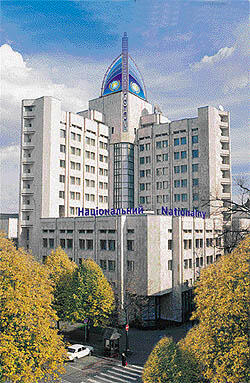 Национальный Гостиница Национальный расположена в центре Киева на - фото 16