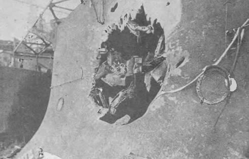 Боевые повреждения на броненосце Орел Повреждения кормовой части фото - фото 120