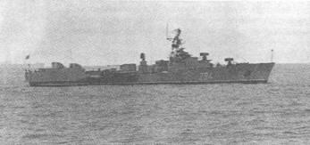 Один из первых МПК проекта 204 Черноморского флота в 1975 г вверху и в 1981 - фото 3