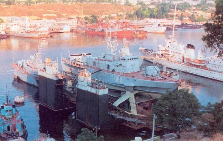 Малые противолодочные корабли МП К144 проект 12412 в Кронштадте 2000 г - фото 68