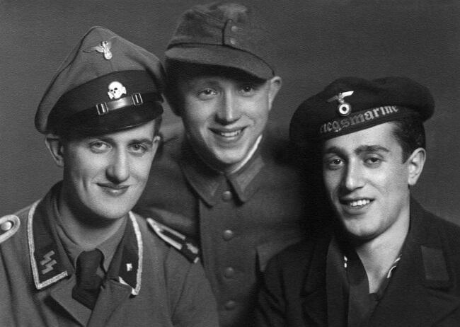 Три мушкетера с Гюнтером Шмидтом который служил в железнодорожных войсках - фото 21