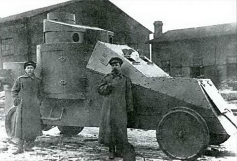 Бронеавтомобиль Рено забронирован по проекту штабскапитана Мгеброва 1916 г - фото 8