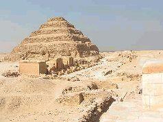 Рис 3 Ступенчатая пирамида Саккара Сначала это была обычная мастаба Лишь - фото 4
