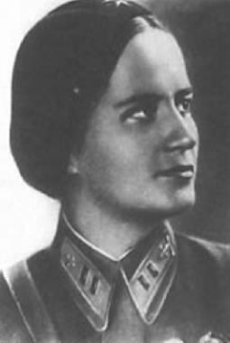 Герой Советского Союза Марина Раскова Командир 46го гвардейского Таманского - фото 17