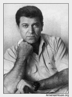 Юрий Оганисян председатель Ереванского землячества Арцах 1991 г - фото 59