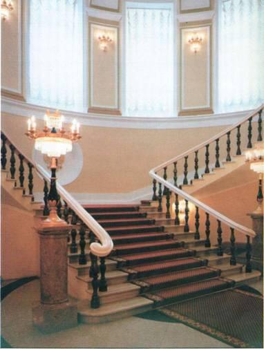 Парадная Шохинская лестница ведущая к Екатерининскому залу Екатерининский - фото 6