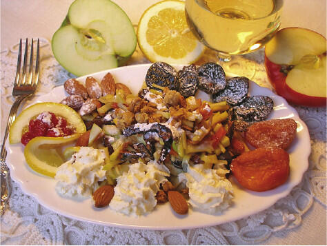 Салат из сухофруктов с вином Опьяняющий Салат из груш Кареглазая - фото 1