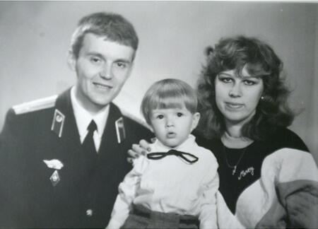 Александр Литвиненко с первой женой Натальей и старшим сыном Александром 1986 - фото 4