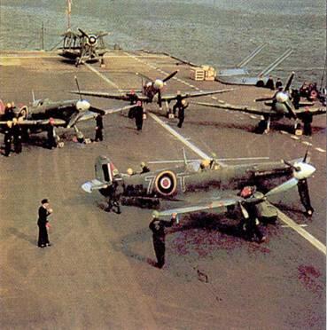 Истребители Сифайр IIС на палубе английского авиационного корабля 1943 г - фото 101