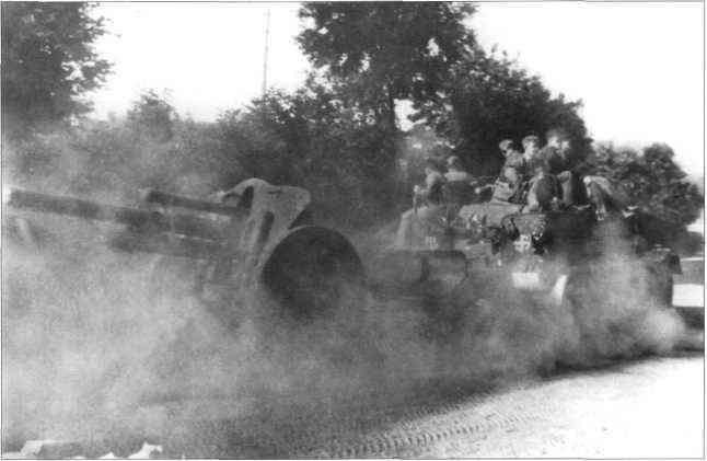 Вот такую пыль поднимали колонны германских войск на Украине в июне и июле 1941 - фото 8