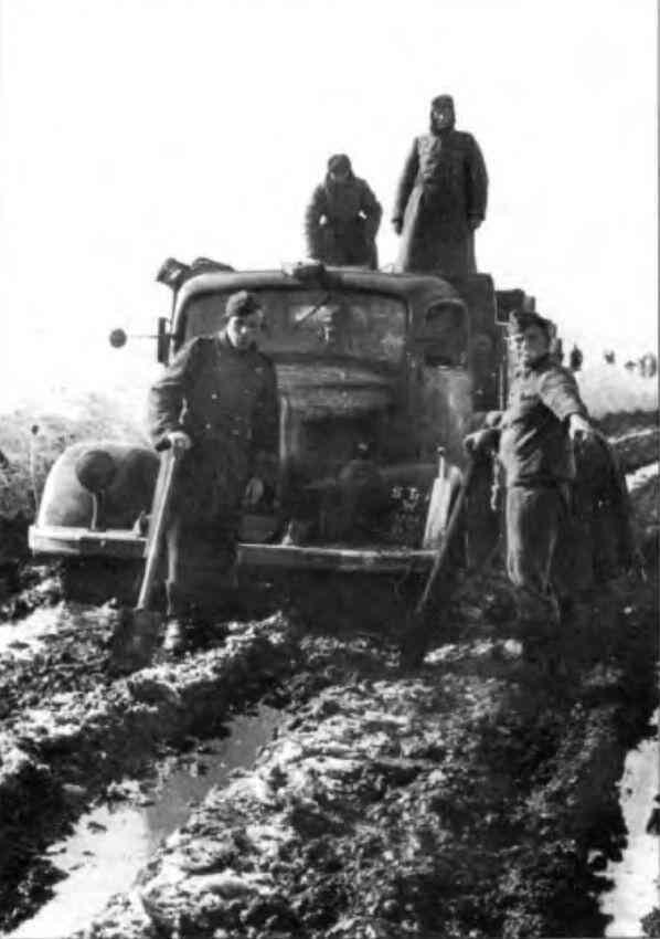 Ранняя весна 1942 г на Восточном фронте если не мороз то грязь - фото 44