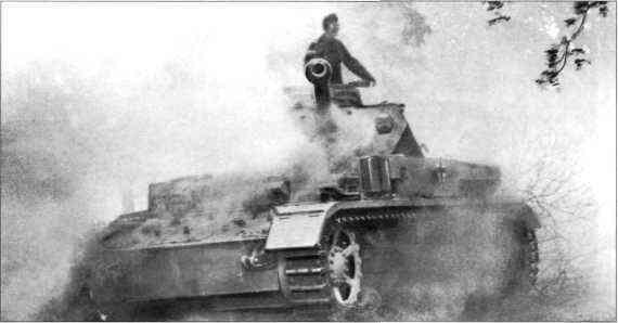 Танк Pz Kpfw IV Aus f F2 G на учениях перед отправкой на Восточный фронт - фото 49