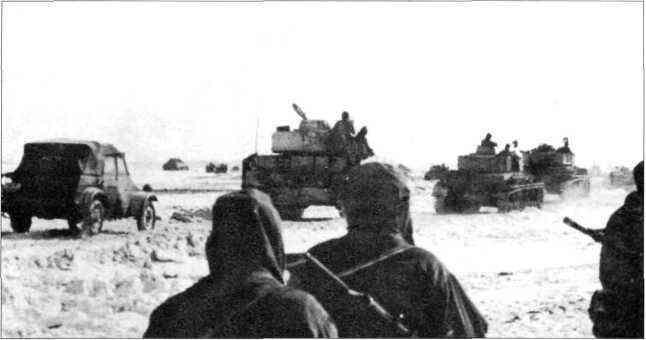 Длинная колонна техники панцердивизии движется к фронту март 1944 г Люди и - фото 133