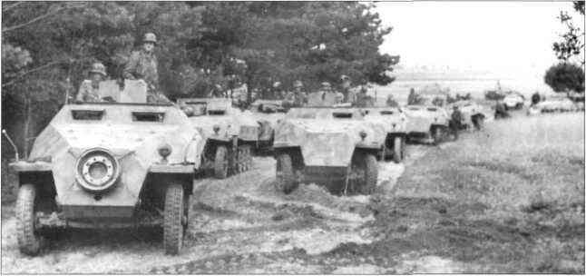 Колонна полугусеничных бронетранспортёров подразделения войск СС июль 1944 г - фото 144