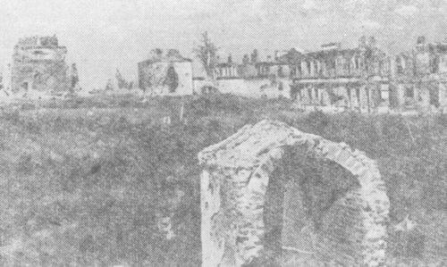Развалины Пулковской обсерватории в 1944 году Сотрудники обсерватории с - фото 4