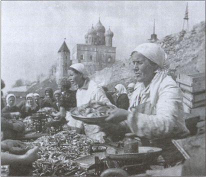 Псковский рынок лето 1942 года Лето 1941 года Украина Солдаты вермахта - фото 21