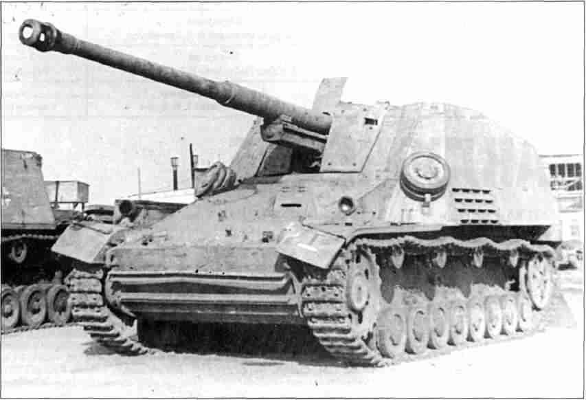 Противотанковая САУ Хорниссе и штурмовой танк Brümmbar захваченные - фото 140
