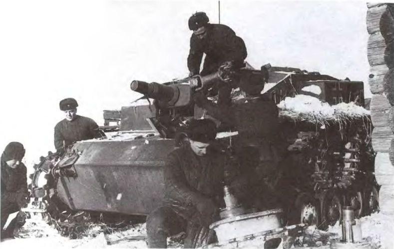 Ремонт трофейной самоходки StuG III в прифронтовой полосе Южный фронт 1942 - фото 30