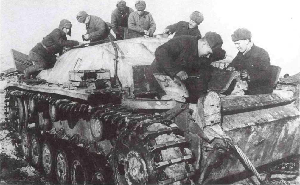 Ремонт StuG III в 3й танковой бригаде полковника Новикова весна 1942 года - фото 35