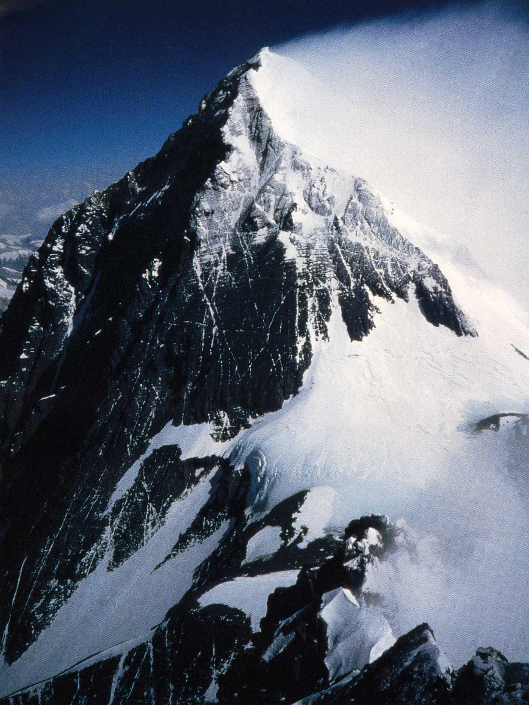 Эверест с вершины Лходзе Сноски 0 Лагерь V находился по уточненным - фото 22