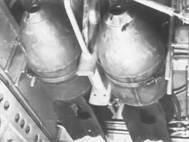 Элементы вооружения самолета СЗ2 пулеметы ШКАС в правой консоли крыла бомбы - фото 19