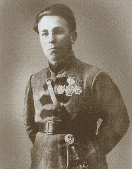 Комкор Иван Кутяков 1935 или 1936 г Личное оружие В И Чапаева Плакат - фото 48