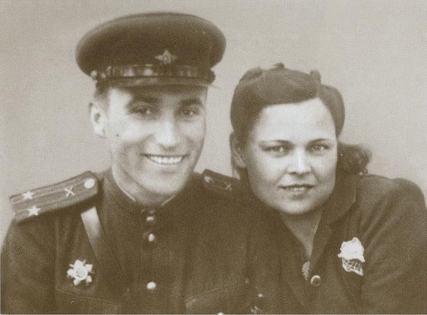 Александр Чапаев с женой 1943 или 1944 г Памятник Василию Ивановичу Чапаеву - фото 55