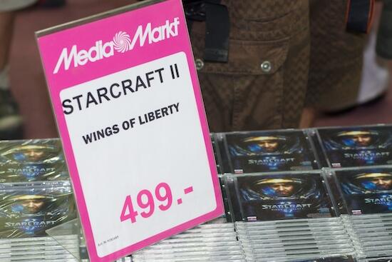 Судя по количеству желающих приобрести Starcraft II прогнозы скептиков не - фото 5
