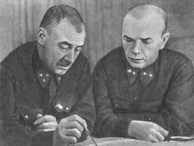 В И Морозов и И Т Шлемин фото 1942 г Начальником связи Прибалтийского - фото 4
